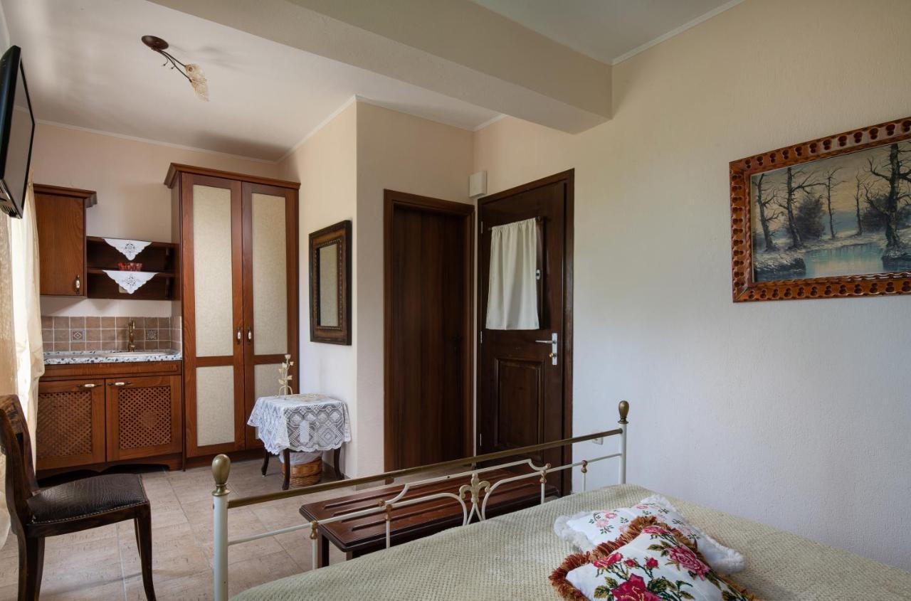 Parthenón Chorostasi Guest House מראה חיצוני תמונה